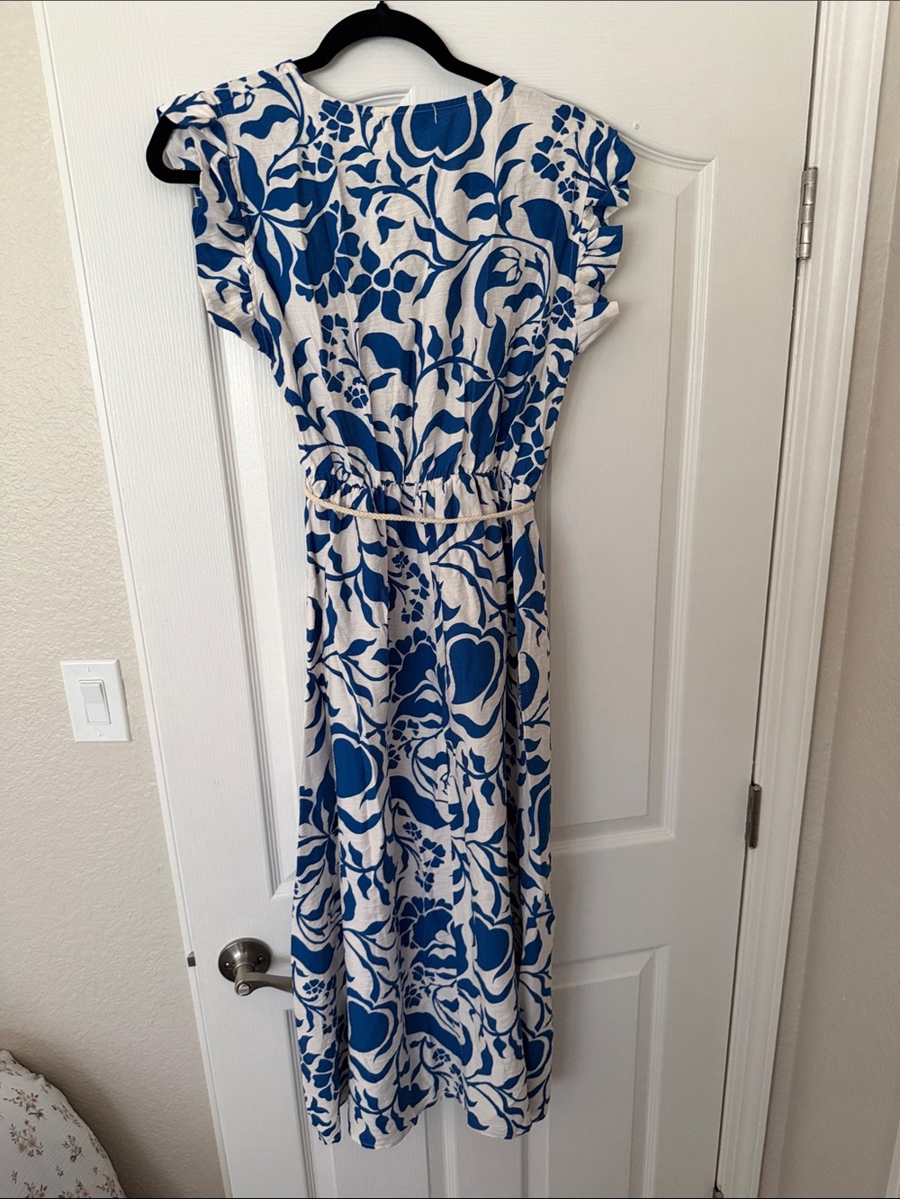 NWT Women’s Blue and White Floral Midi Dress with Tie Waist - Picture 3 of 3